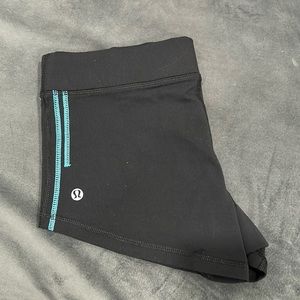 Lululemon short shorts size 6